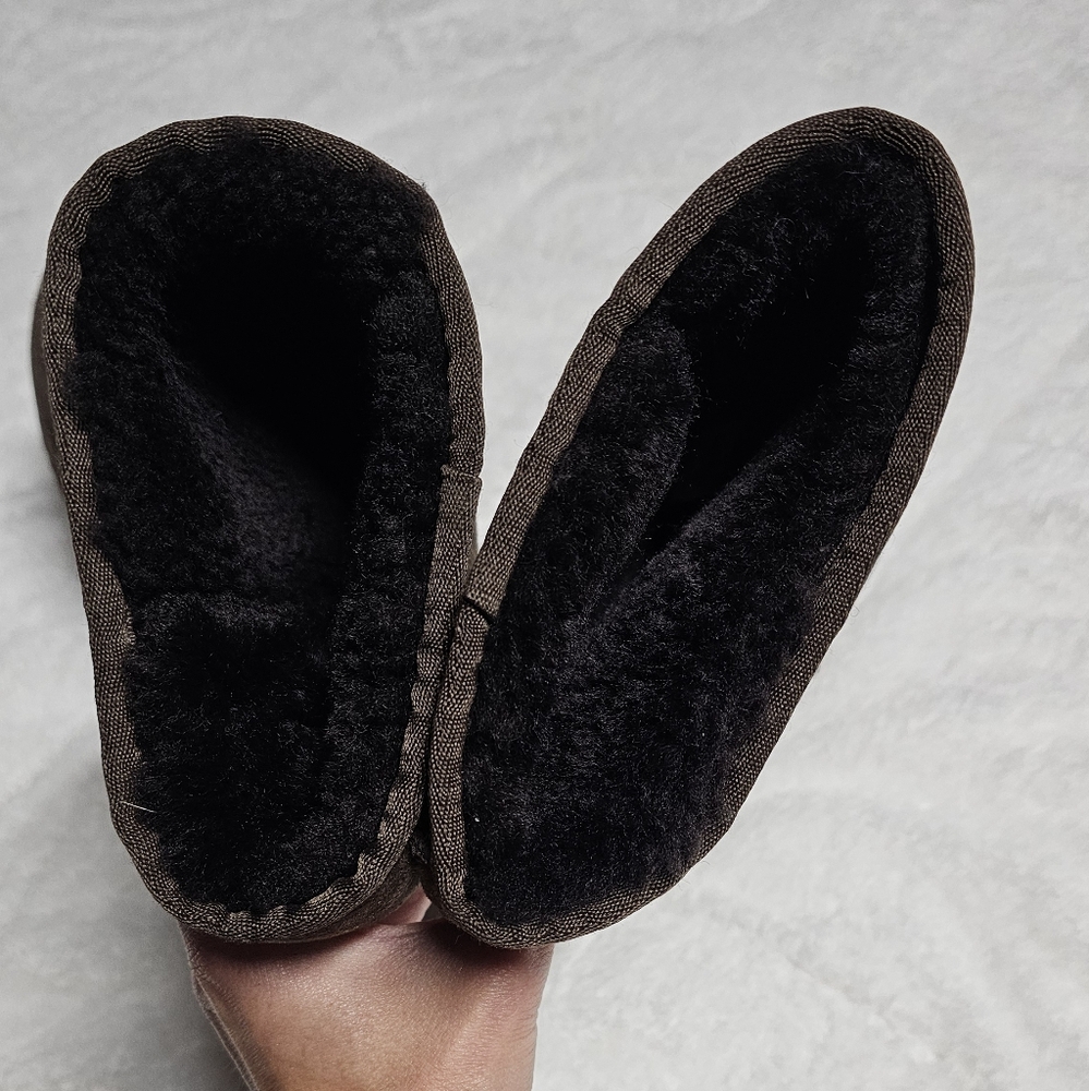 Uggs Womens Size 6 - Picture 5 of 5